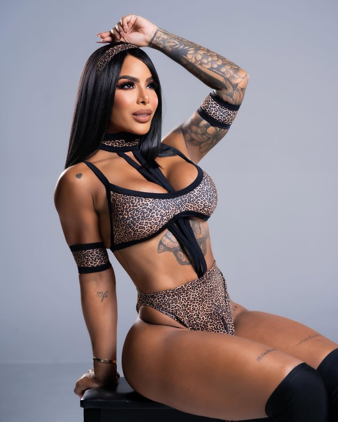 Exclusive Cave Babe