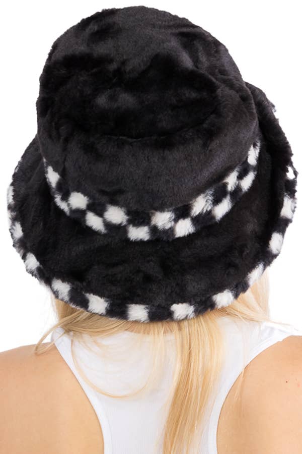 Cap Zone - Black White Checkered Fluffy Faux Fur Bucket Hat
