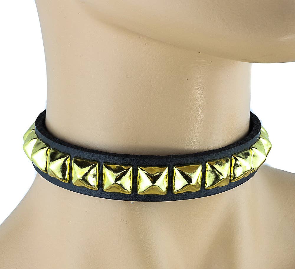Funk Plus - CK140 BLACK LEATHER CHOKER WITH 1 ROW 1/2" PYRAMID STUDS
