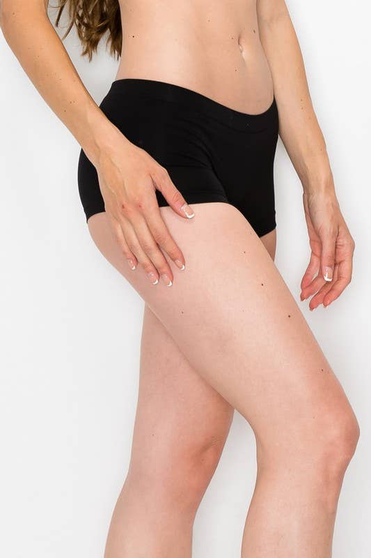 Yelete - Women's Seamless Boyfriend Shorts